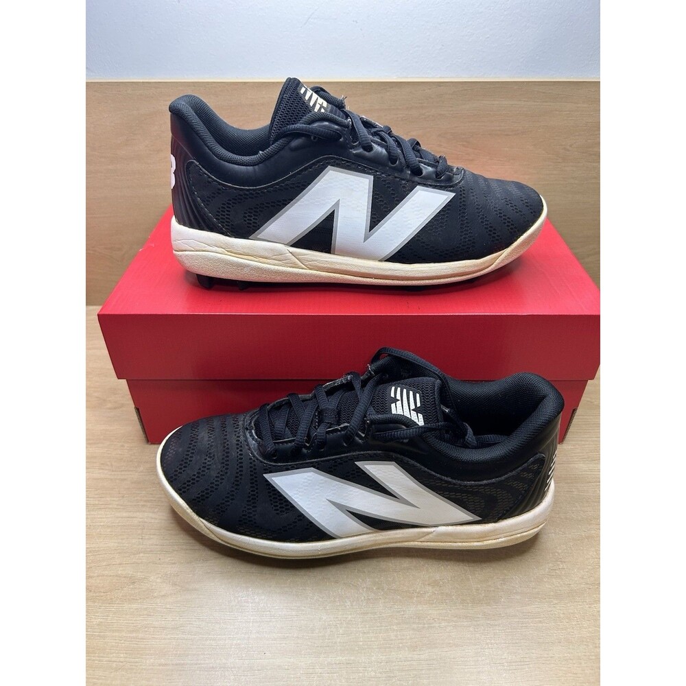 New Balance Size 6, J4040BK7 Rubber Molded Baseball Cleats Black Used